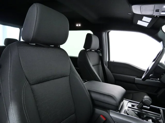 New 2026 Oxford White Ford XLT image 13