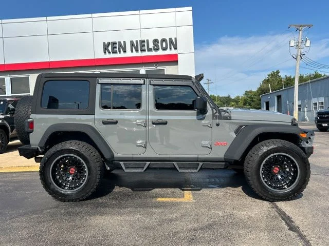 Used 2018 Gray Jeep Unlimited Sport S image 17