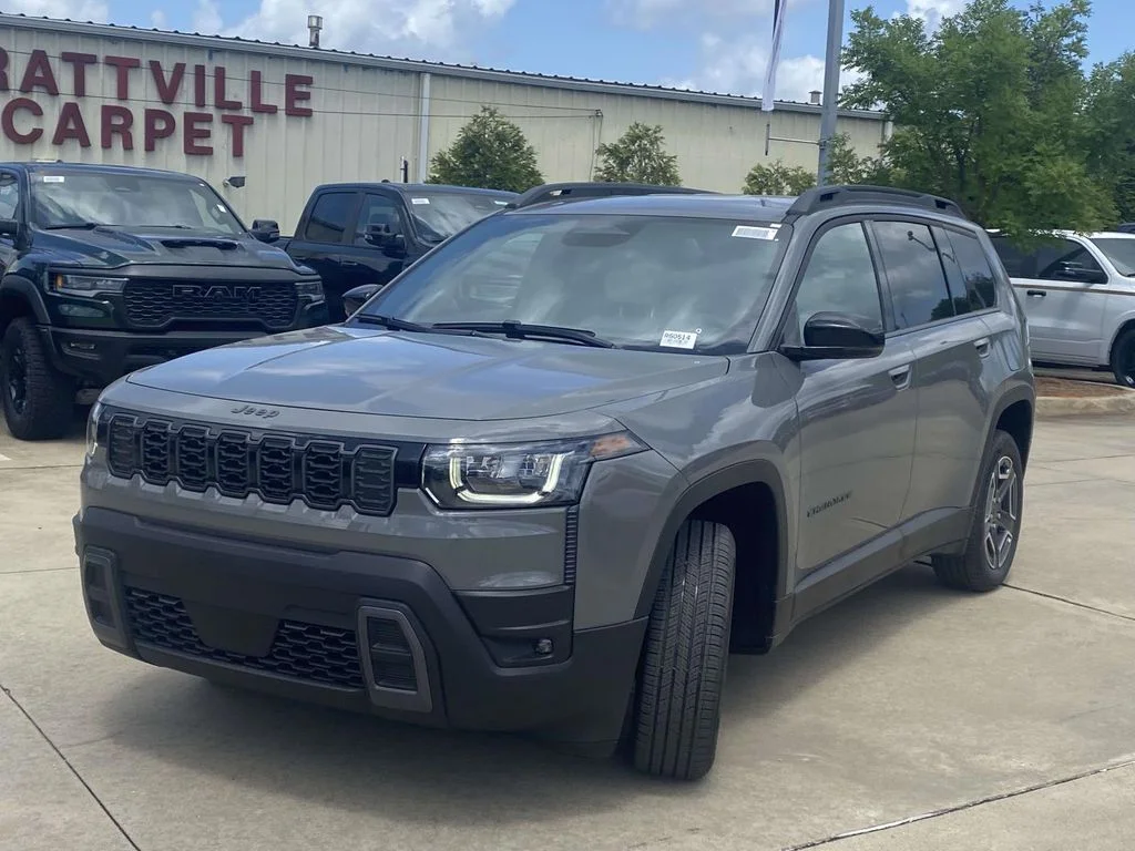 New 2026 Sting-Gray Clear-Coat Exterior Paint Jeep Limited image 3