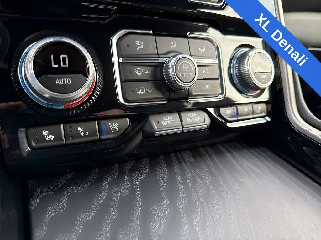 Used 2024 Onyx Black GMC Denali image 24