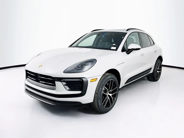 2026 Porsche Macan Base