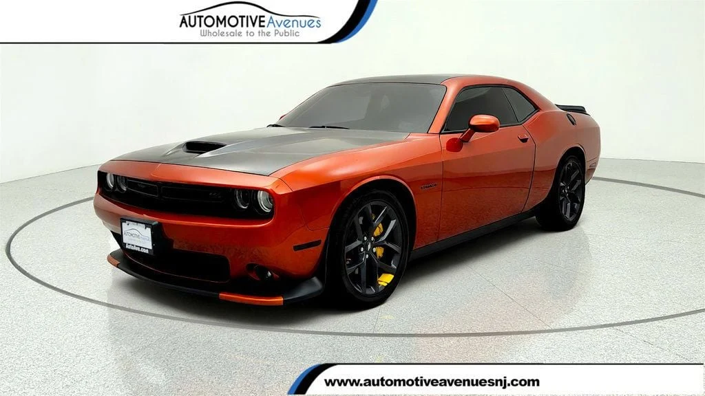 Used 2021 Sinamon Stick Dodge R/T RWD image 1