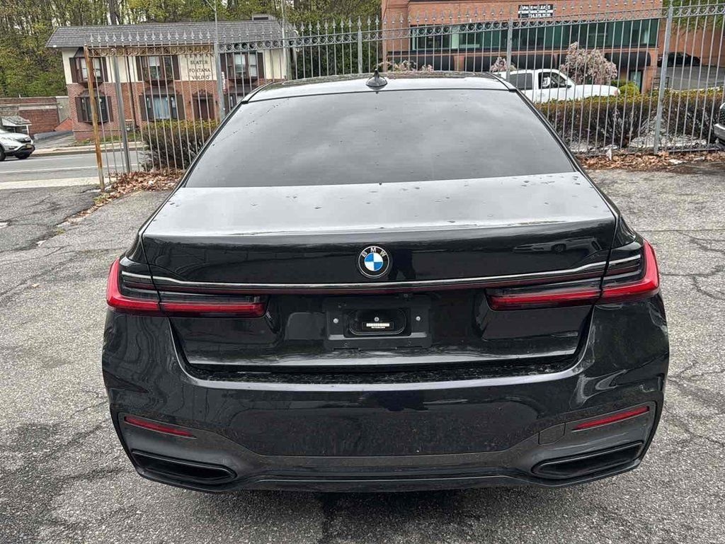 Used 2022 Black BMW 740i image 5