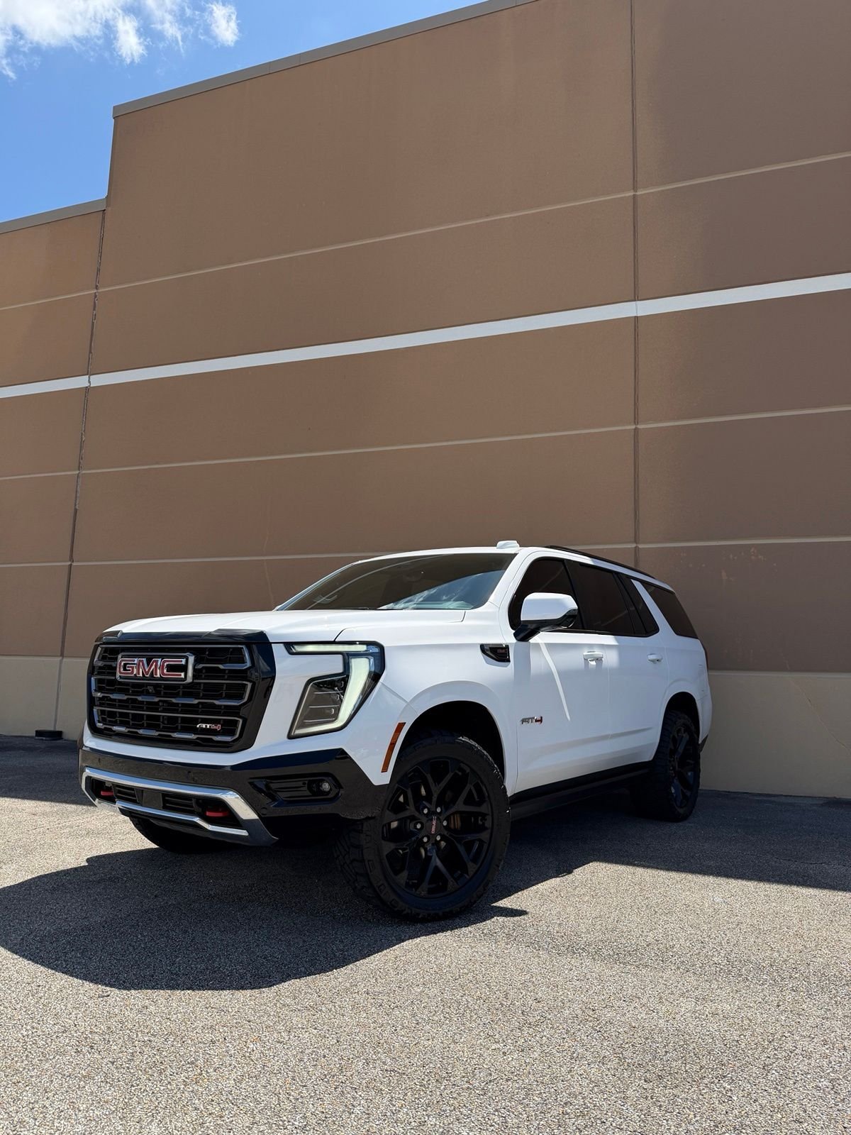 2025 GMC Yukon 4WD AT4's photo