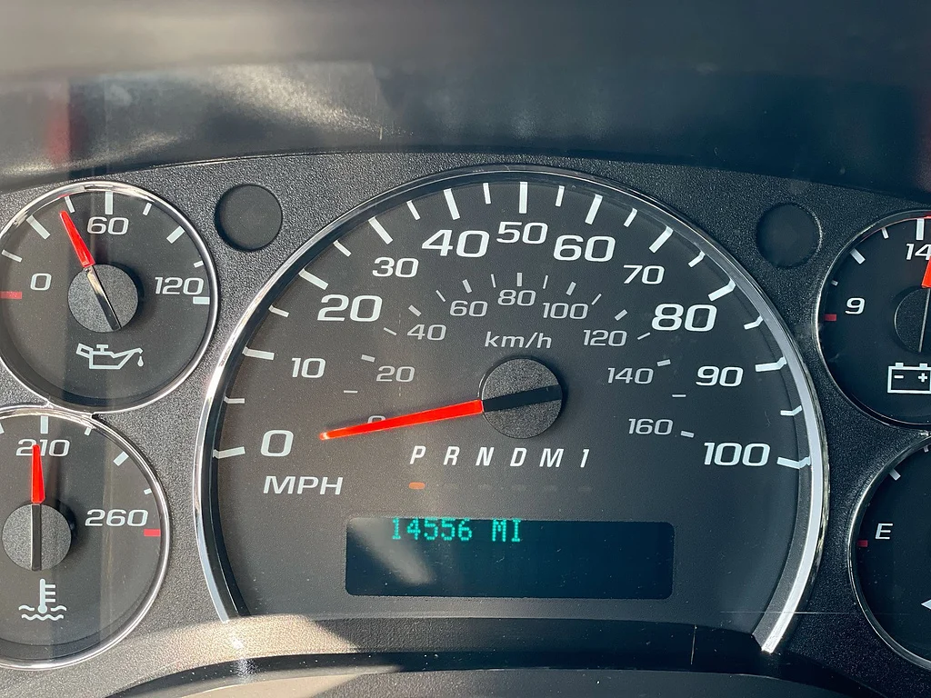 Used 2025 Summit White Chevrolet 2500 image 12