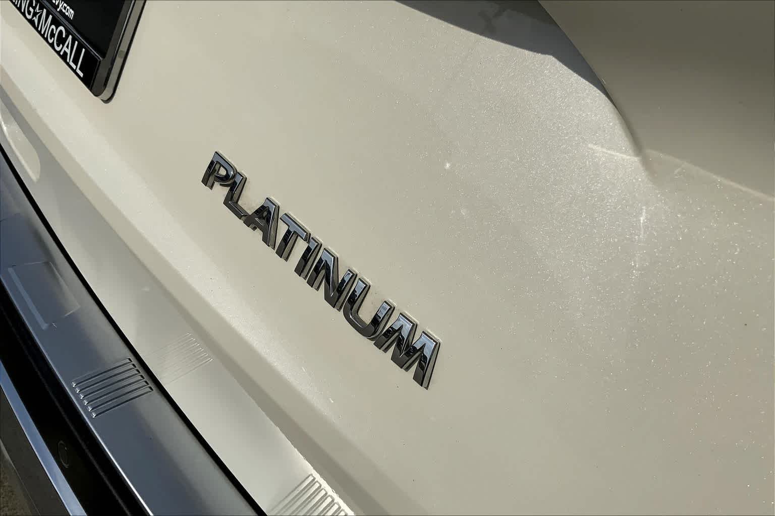 Used 2022 Pearl White Tricoat Nissan Platinum image 9