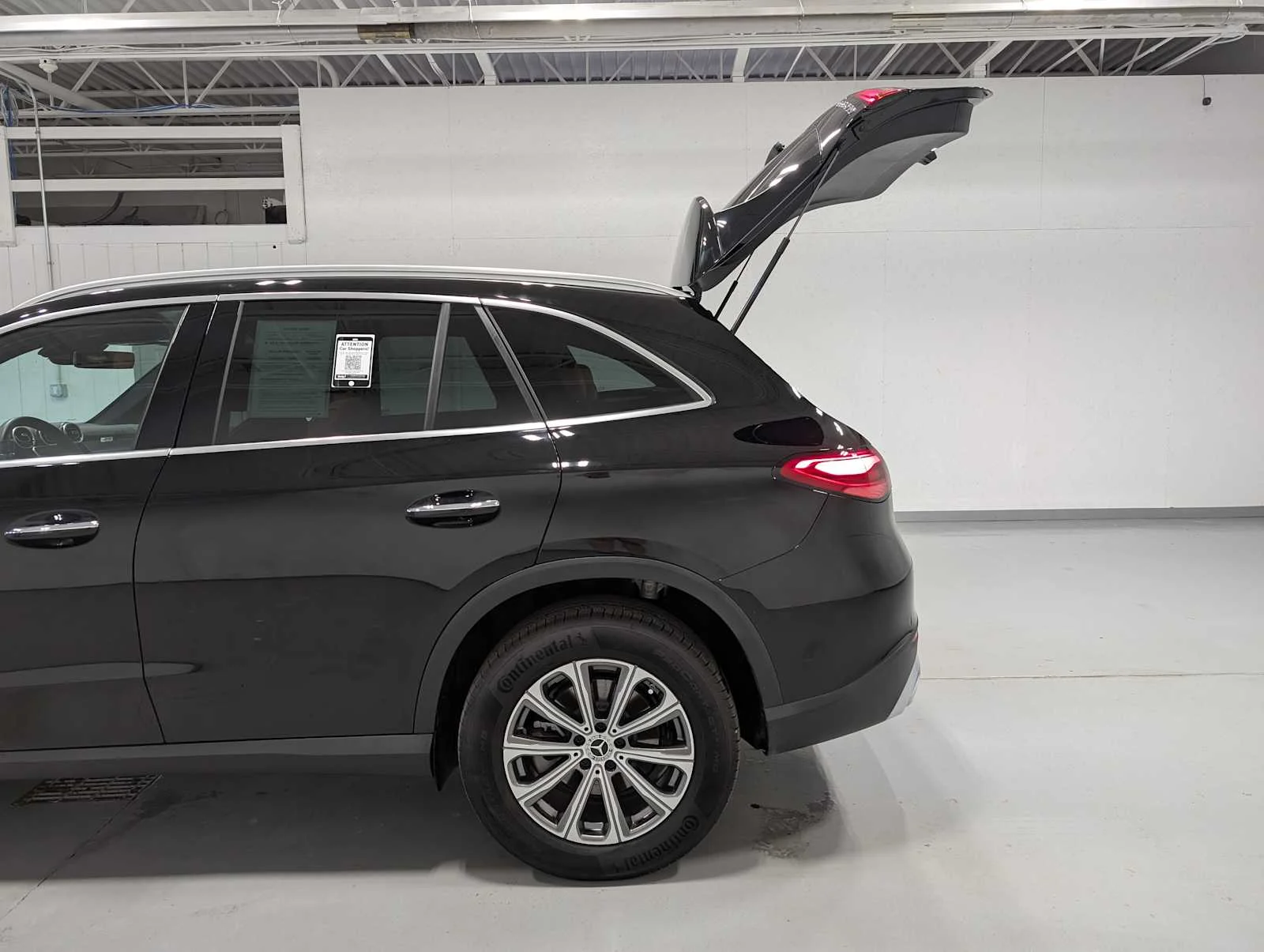 Used 2025 Black Mercedes-Benz GLC 300 image 11
