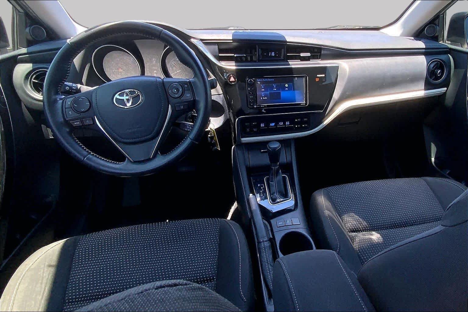Used 2018 Classic Silver Metallic Toyota  image 16