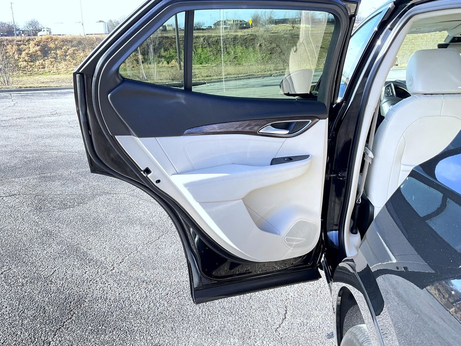 Used 2023 Black Buick Avenir image 20