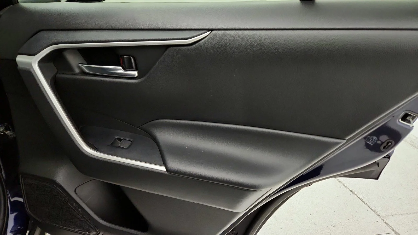 Used 2022  Toyota XLE image 42