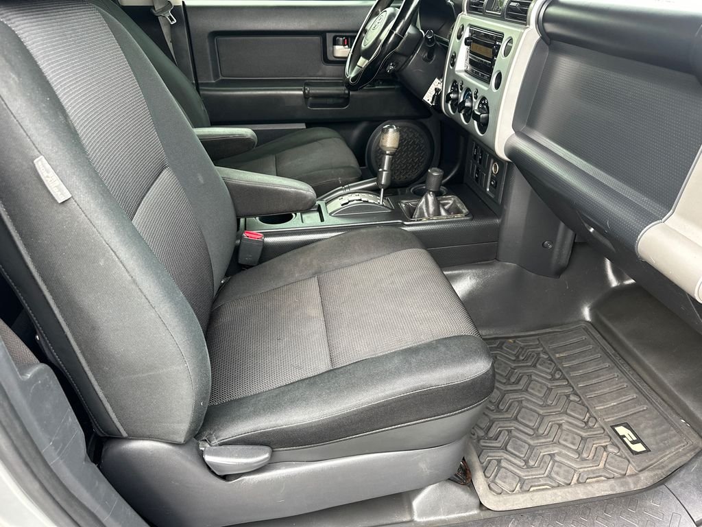 Used 2008 UNDEFINED Toyota Base image 13