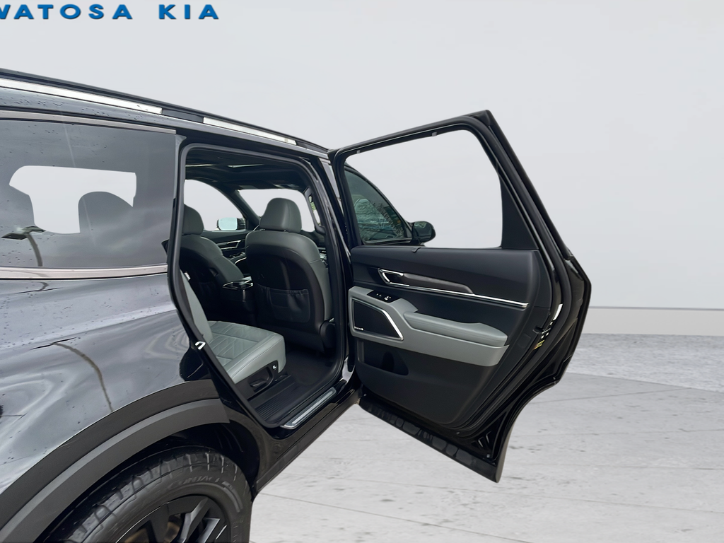 Used 2023 Black Kia SX-Prestige X-Pro image 41