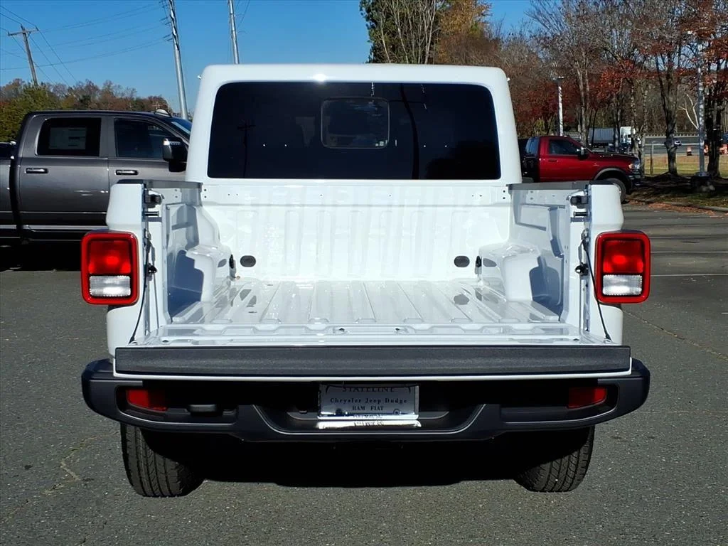 New 2026 Bright White Clear-Coat Exterior Paint Jeep Sport S image 22