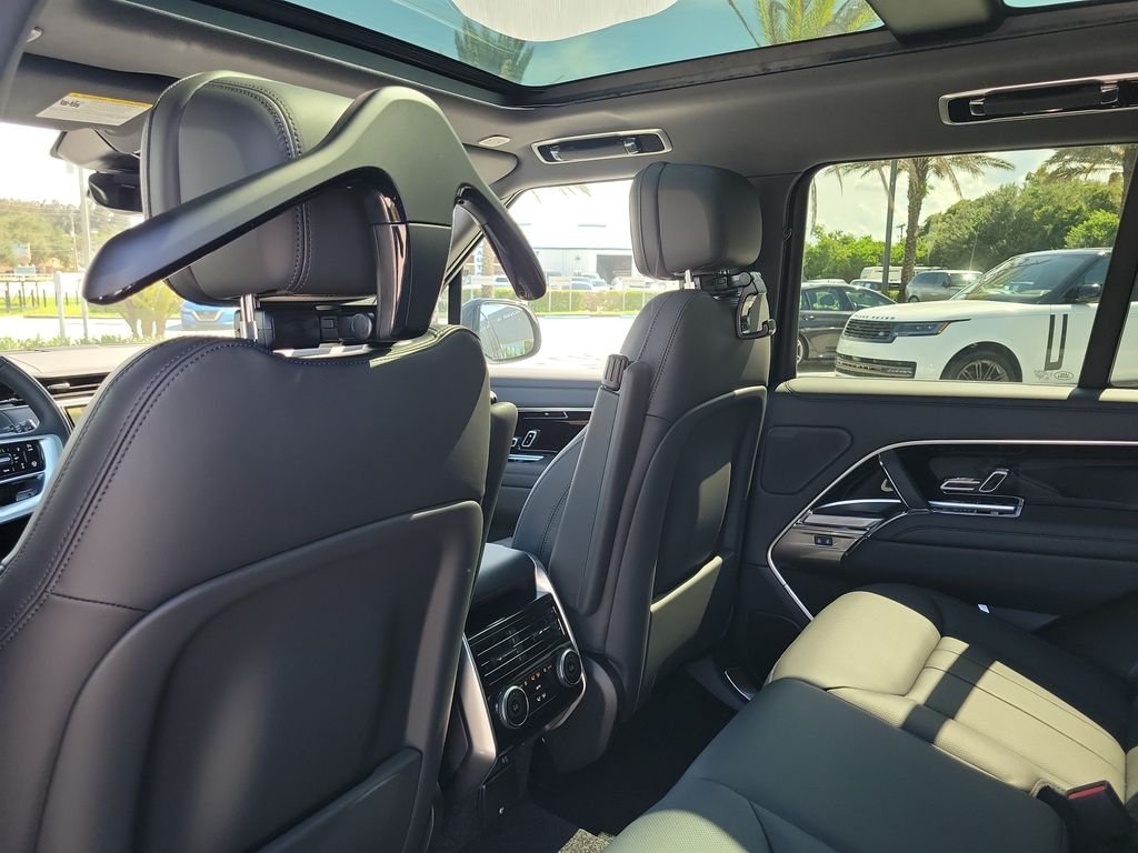 New 2027 Fuji White Land Rover SE image 17