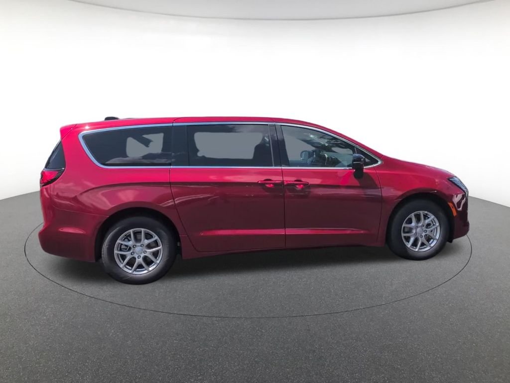 New 2027 Red Hot Pearl-Coat Exterior Paint Chrysler Select image 5