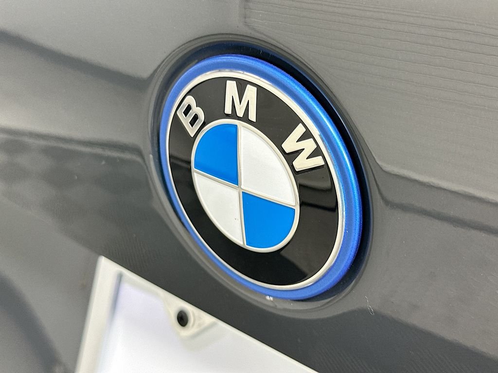 New 2026 Dravit Grey Metallic BMW xDrive50e image 22