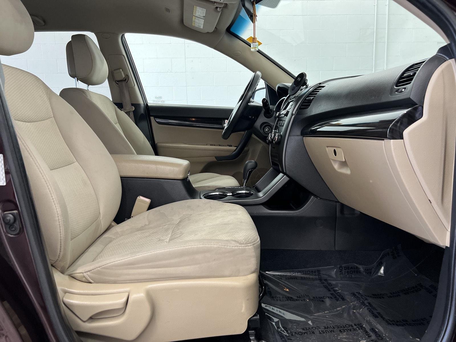 2011 Kia Sorento LX - Photo 27