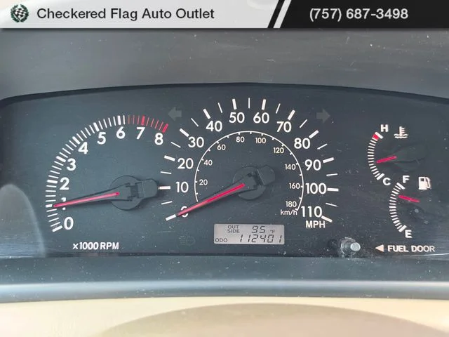 Used 2005 Desert Sand Mica Toyota LE image 19