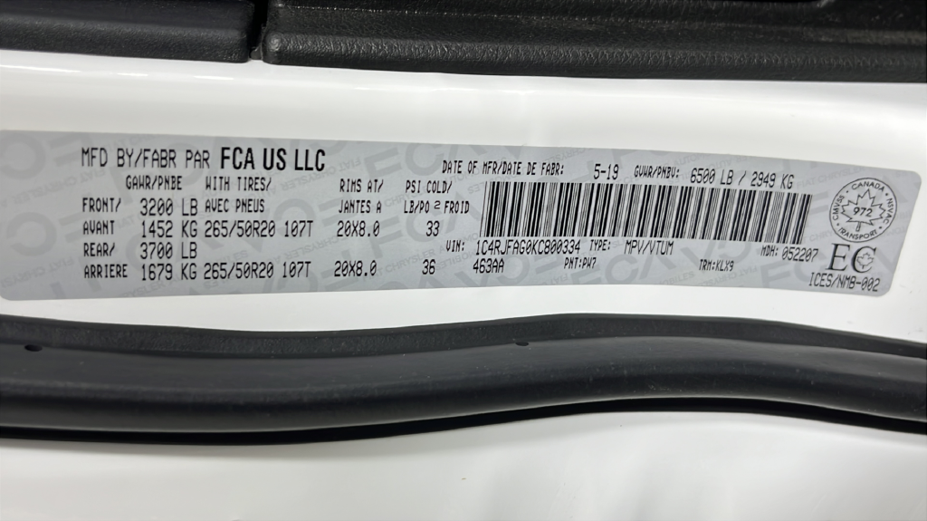 Used 2019 White/off-white Jeep Altitude image 46
