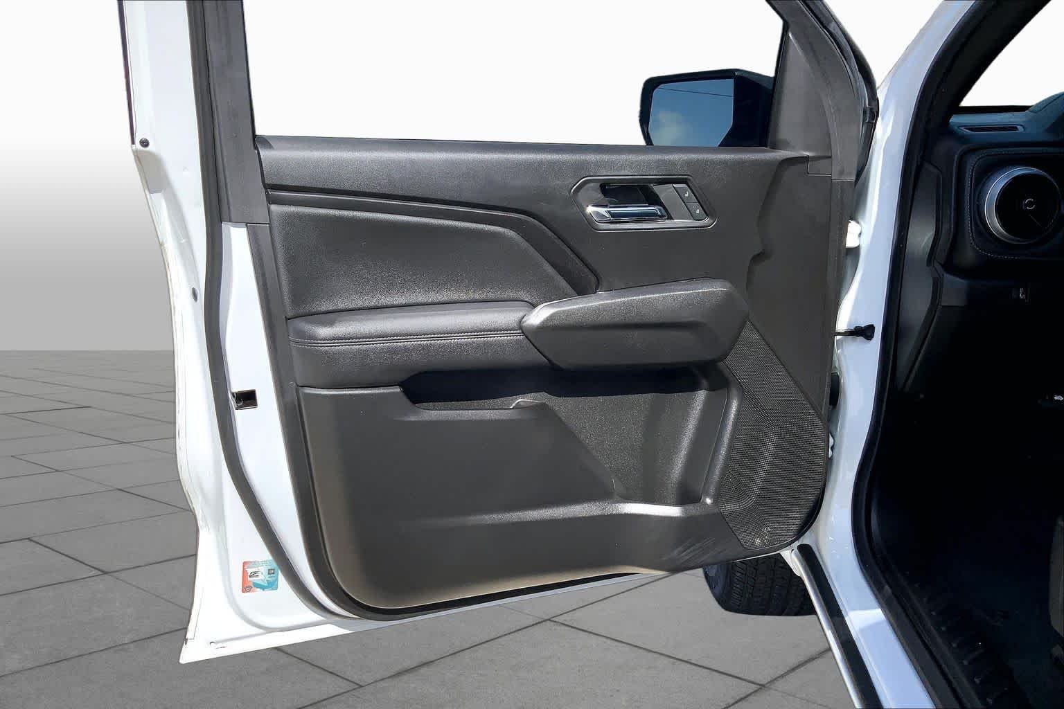 Used 2023 Summit White Chevrolet LT image 21
