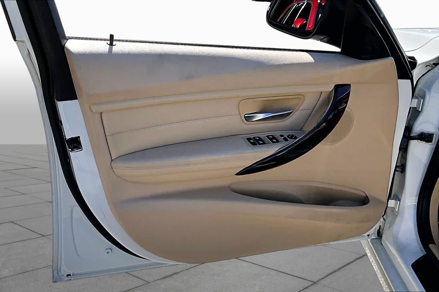 Used 2013 Alpine White BMW 328i xDrive image 22