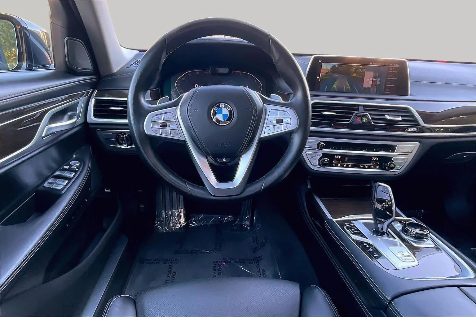 Used 2022 Dark Graphite Metallic BMW 750i xDrive image 5