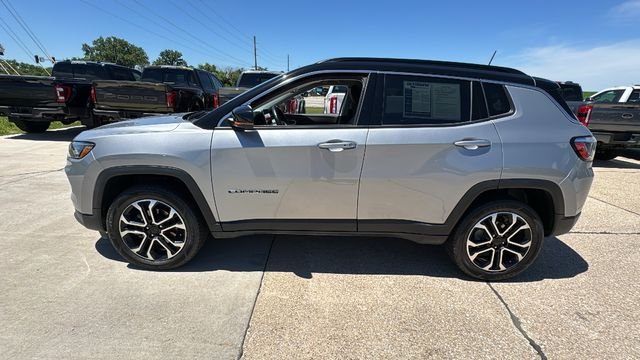 Used 2022 Silver Jeep Limited image 7