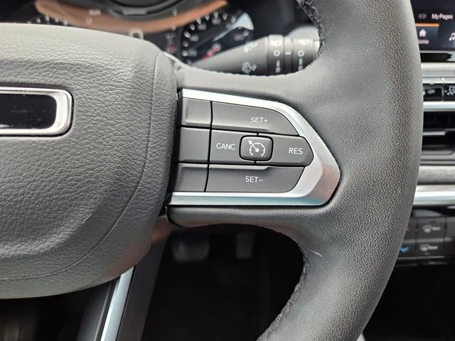 Certified Used 2025 White Jeep Latitude image 29