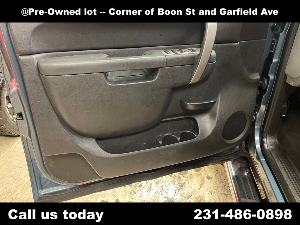 Used 2010  GMC SL image 14