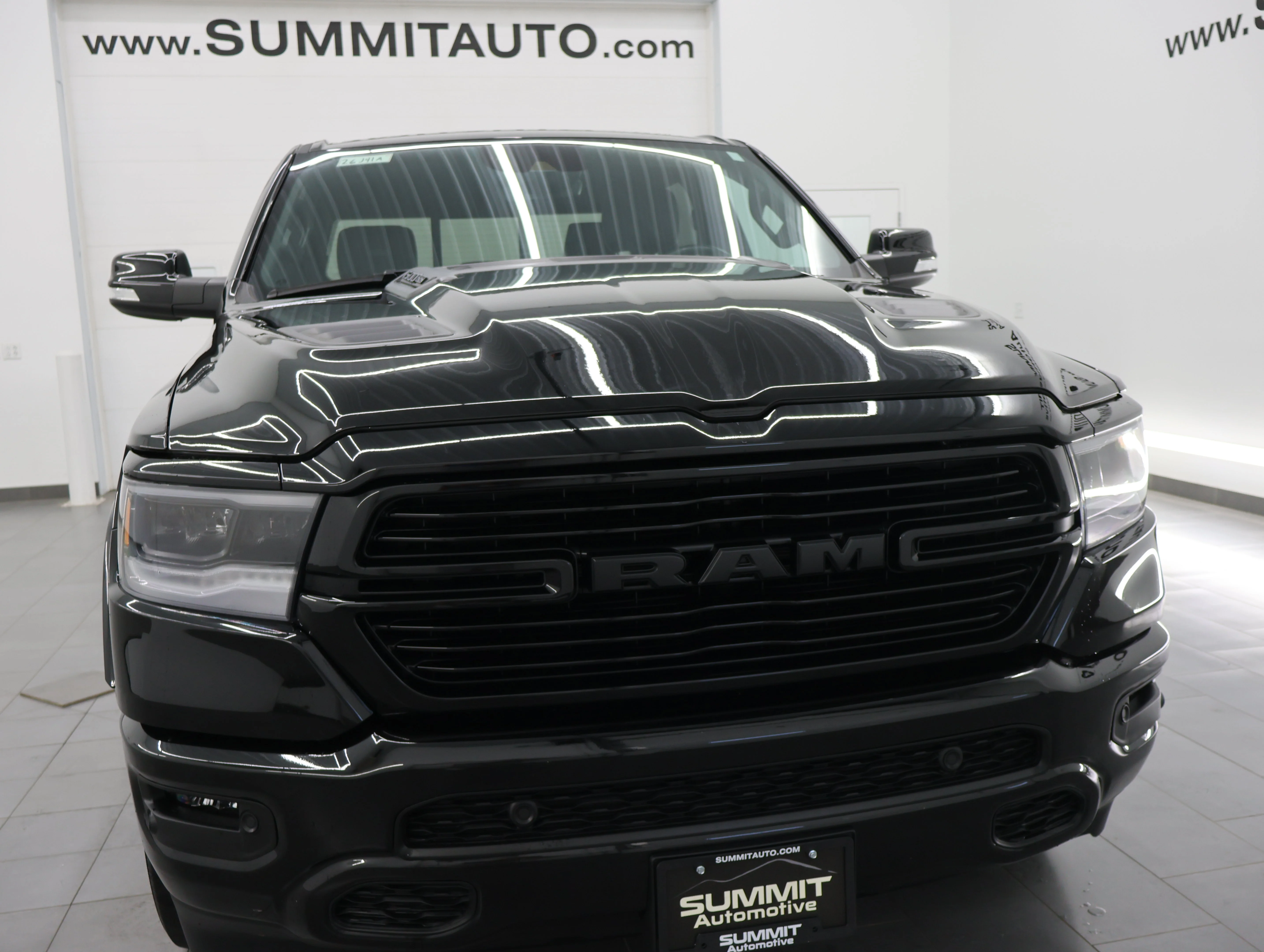 Used 2021 Diamond Black Crystal Pearlcoat Ram Laramie image 22