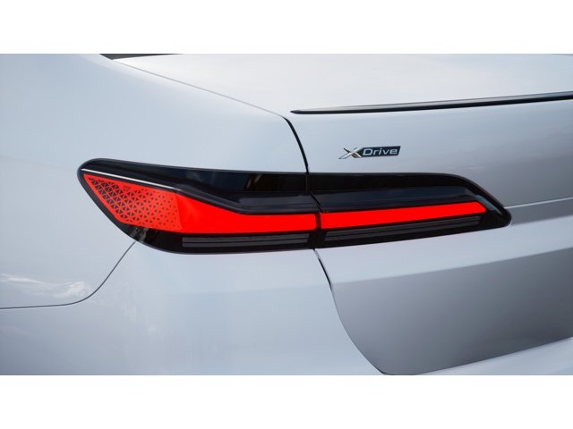 New 2026 Mineral White Metallic BMW 740i xDrive image 8