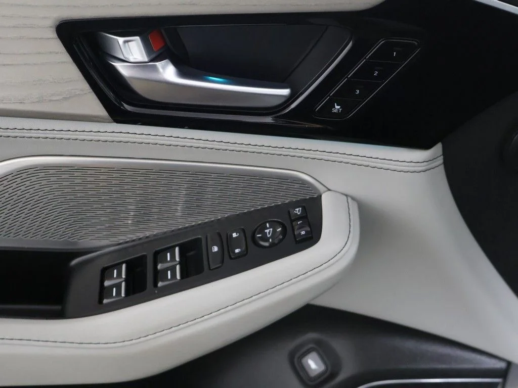 Used 2022 Silver Acura Advance image 40