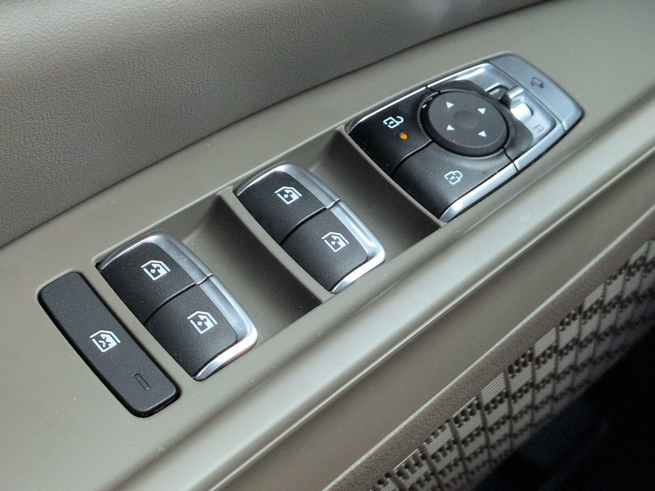 Certified Used 2026 Ivory Silver Kia EX image 29