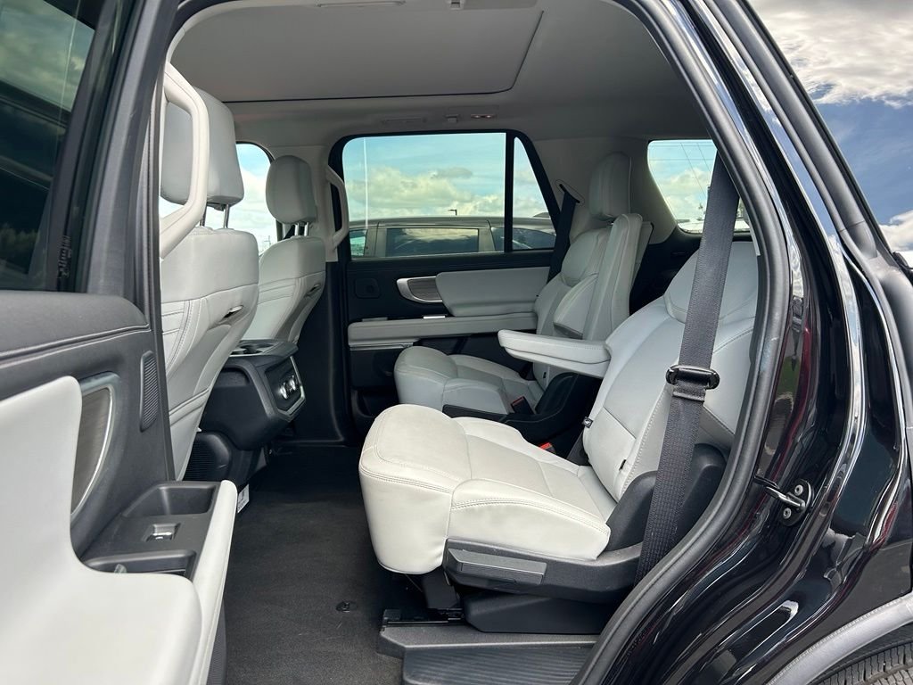 Used 2025 Black Ford Platinum image 20