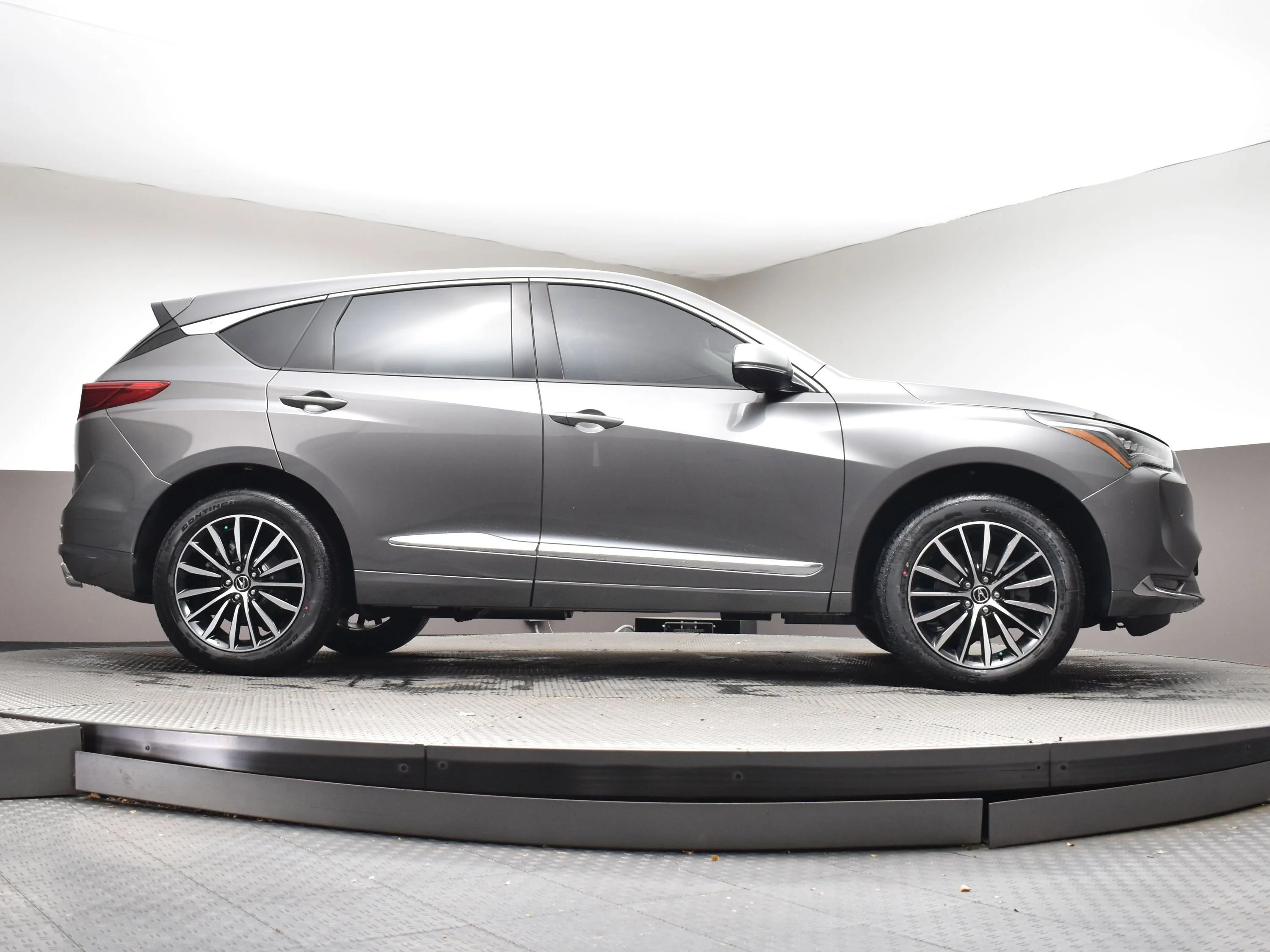 New 2026 Liquid Carbon Metallic Acura w/Advance Package image 35