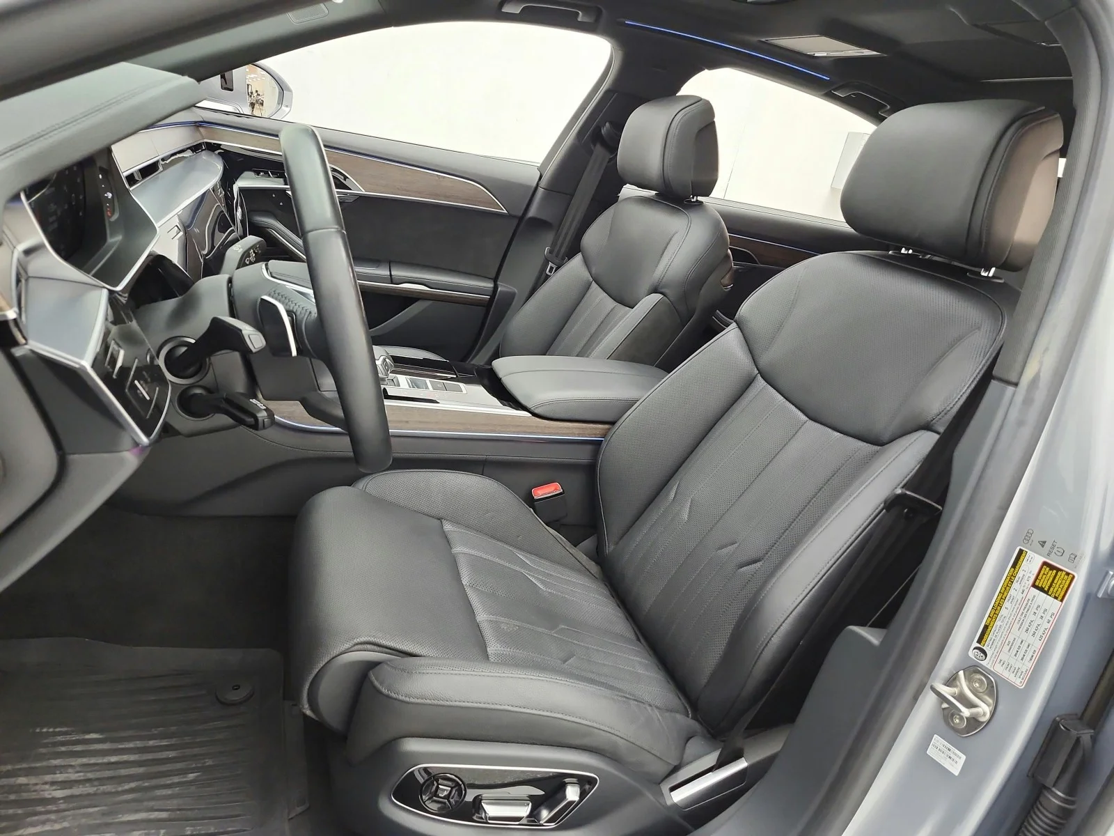 Used 2021 Florett Silver Metallic Audi L 55 TFSI quattro image 10