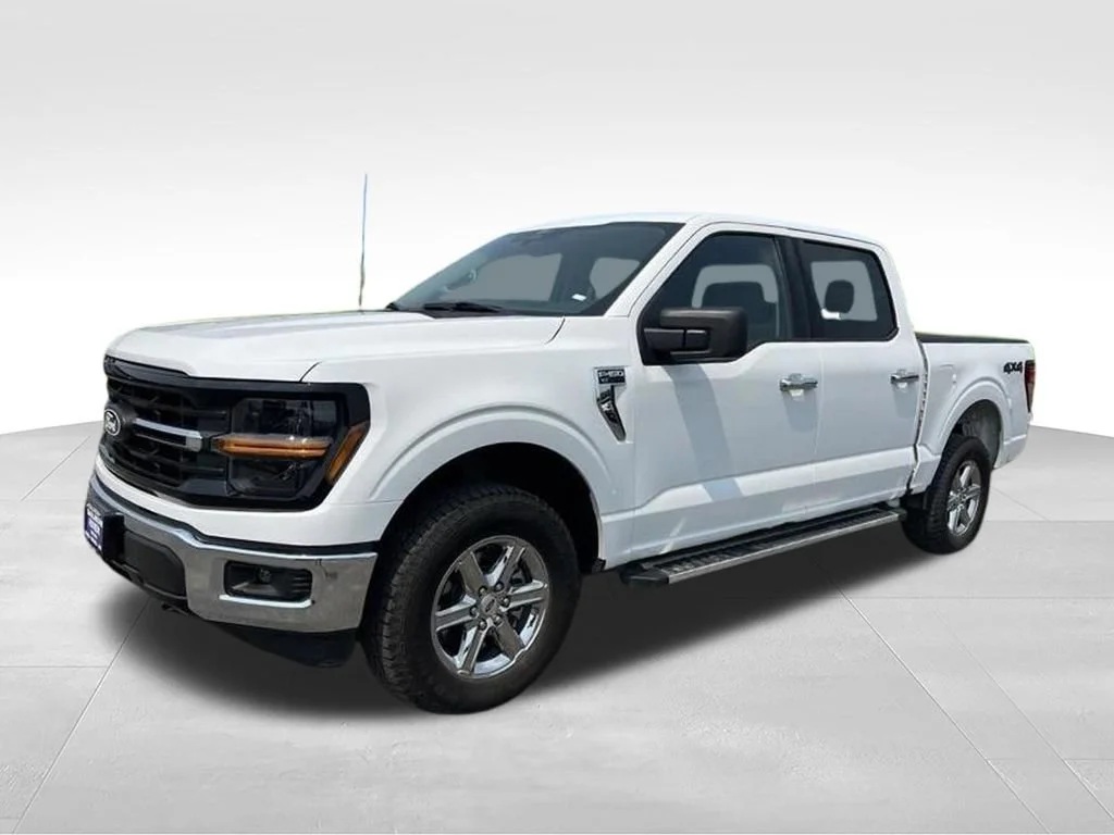 Used 2025 White Ford XLT image 1