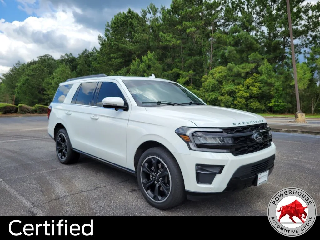 Used 2023 White Ford Limited image 9
