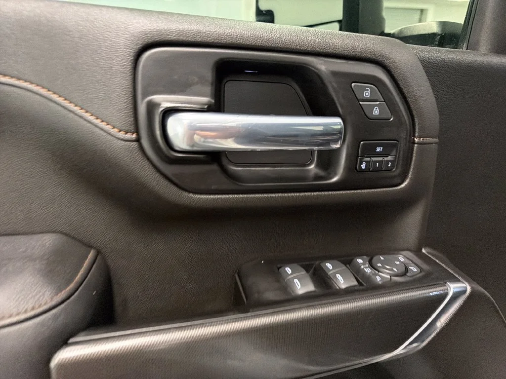 Used 2022 SUMMIT WHITE GMC AT4 image 14