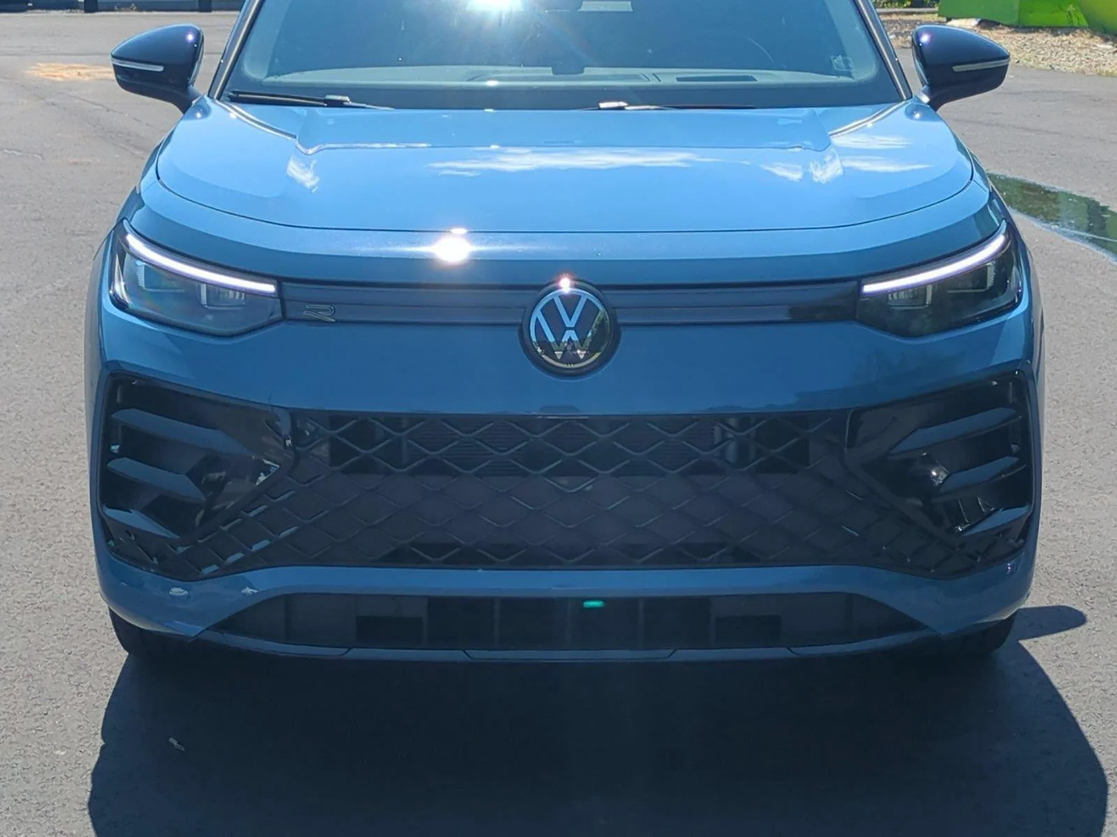 Used 2025 Monterey Blue Pearl VOLKSWAGEN SERBLK image 14