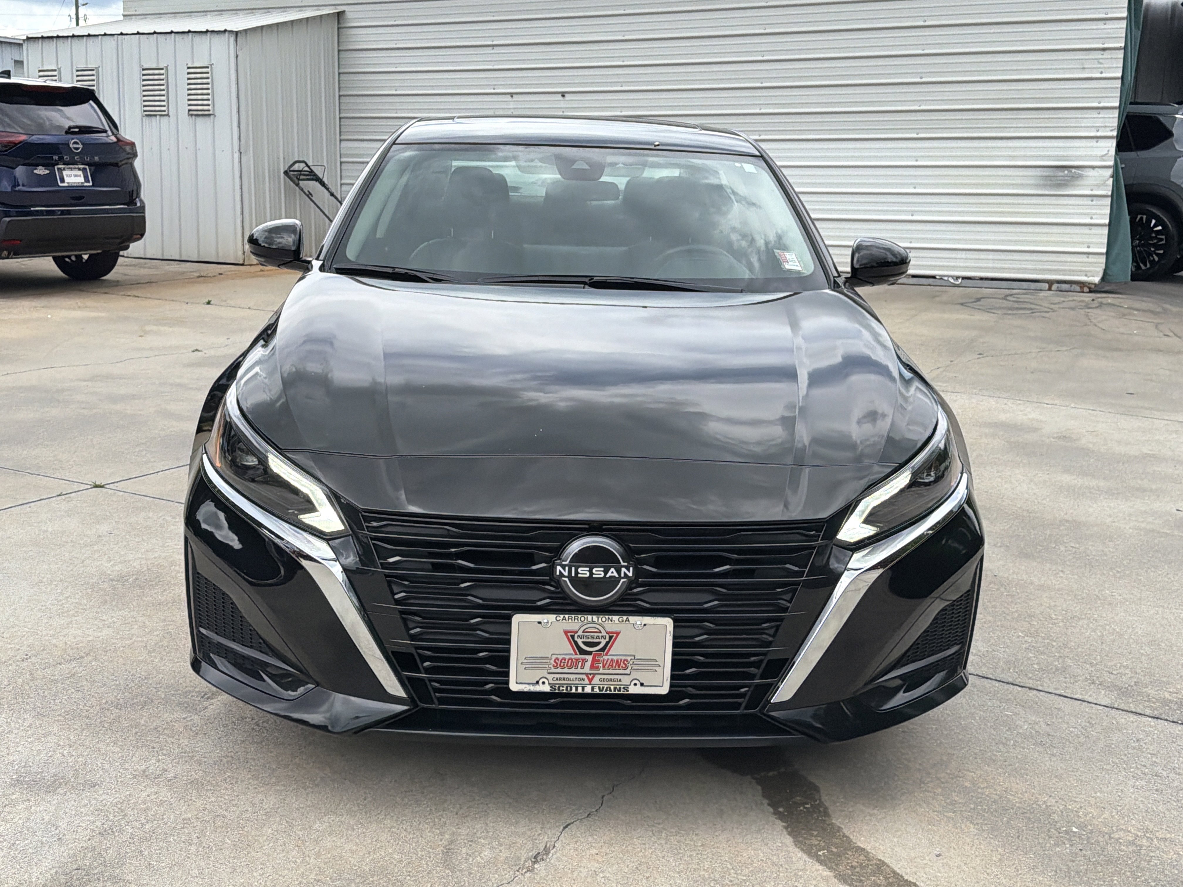 Used 2024 Super Black Nissan 2.5 SL image 3