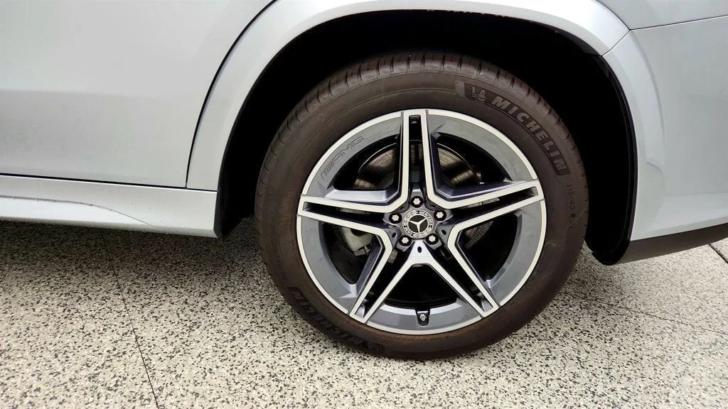Used 2025 Cirrus Silver Metallic Mercedes-Benz GLS 450 4MATIC SUV w/ AMG® Line, Trailer Hitch & 5-Zone Climate image 9