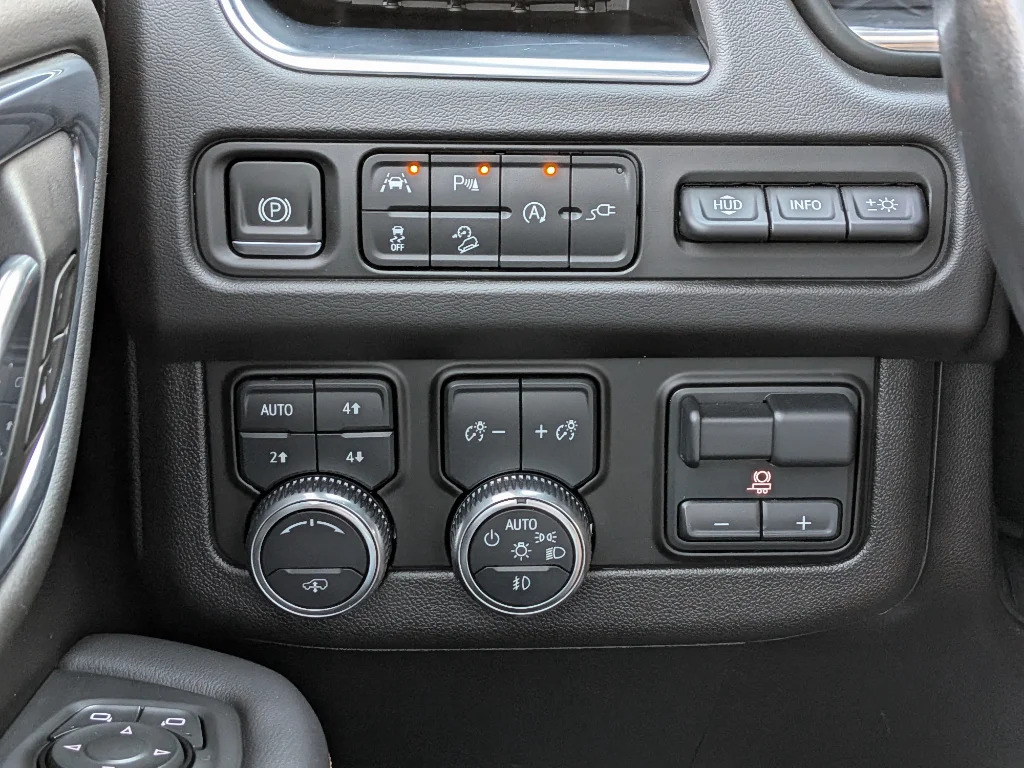 Used 2021 Summit White GMC AT4 image 13