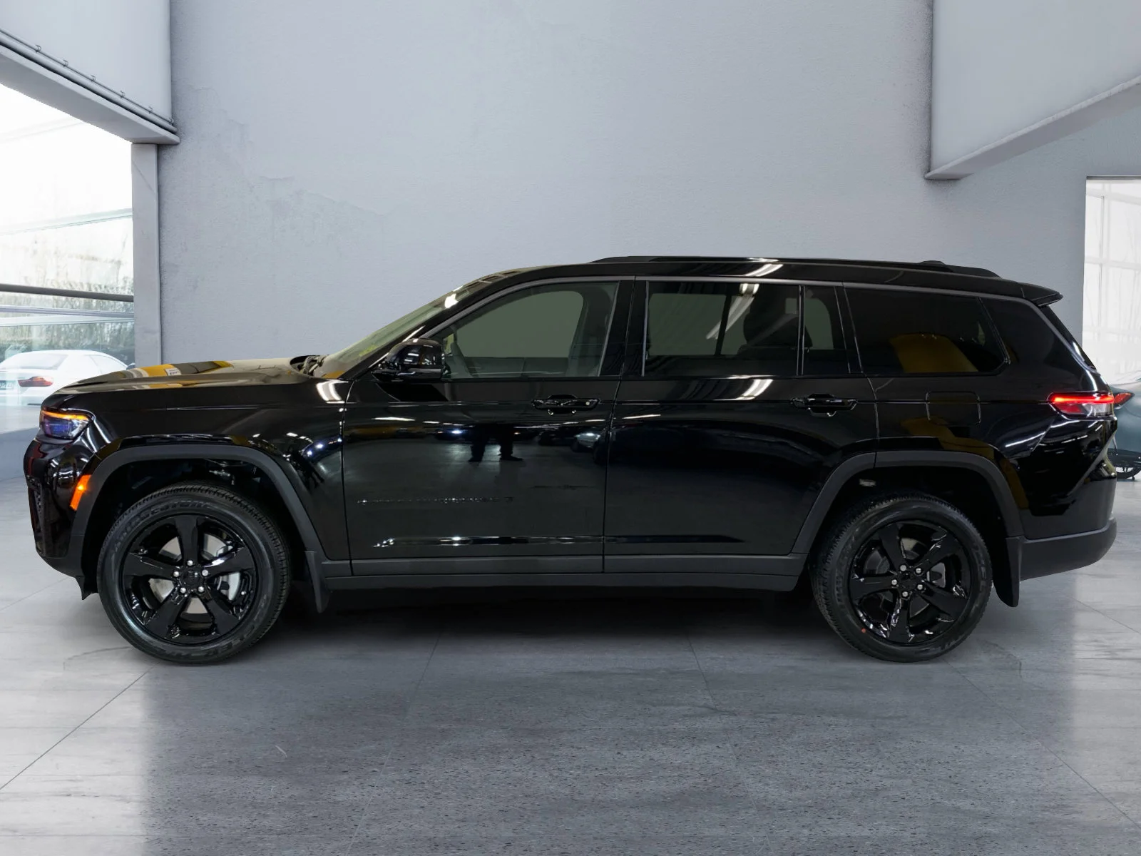 New 2026 Diamond Black Crystal Pearl Jeep Altitude image 2