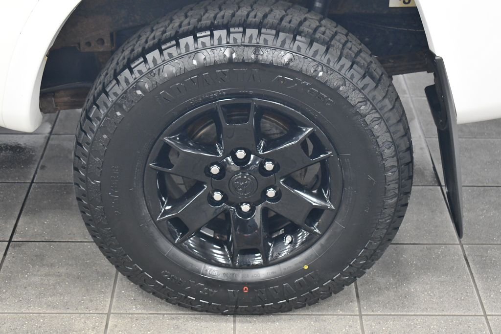 Used 2015 Super White Toyota Base image 8