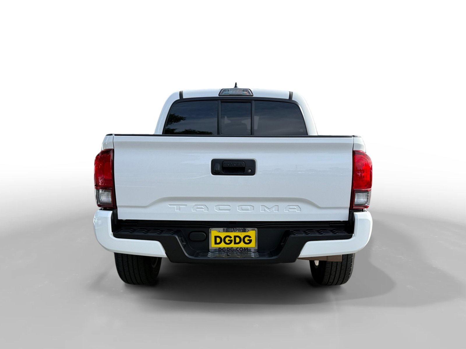 Used 2018 Super White Toyota SR image 4