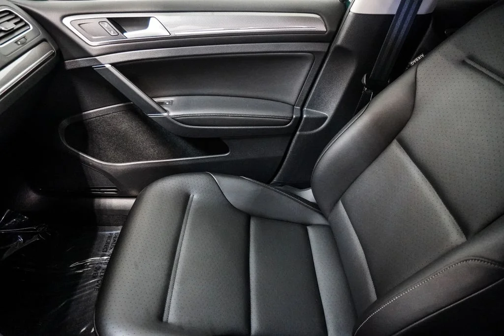 Used 2019  Volkswagen TSI S image 34