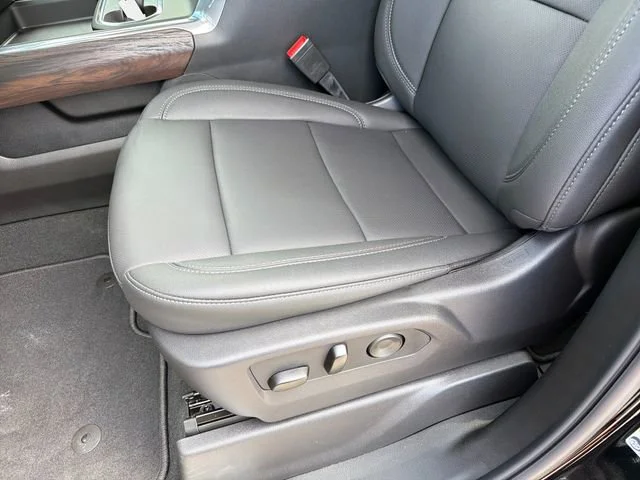 New 2026 Onyx Black GMC SLT image 19
