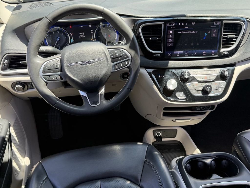 Used 2023 Black Chrysler Touring L image 13