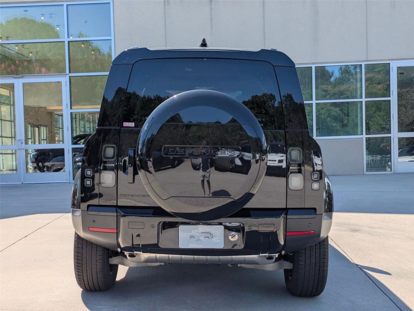 Used 2026 Santorini Black Metallic Land Rover S image 6